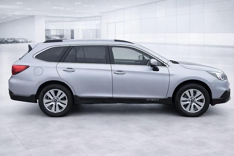 Used Subaru Outback 150 HP (110 kW) 2015 Silver Estate