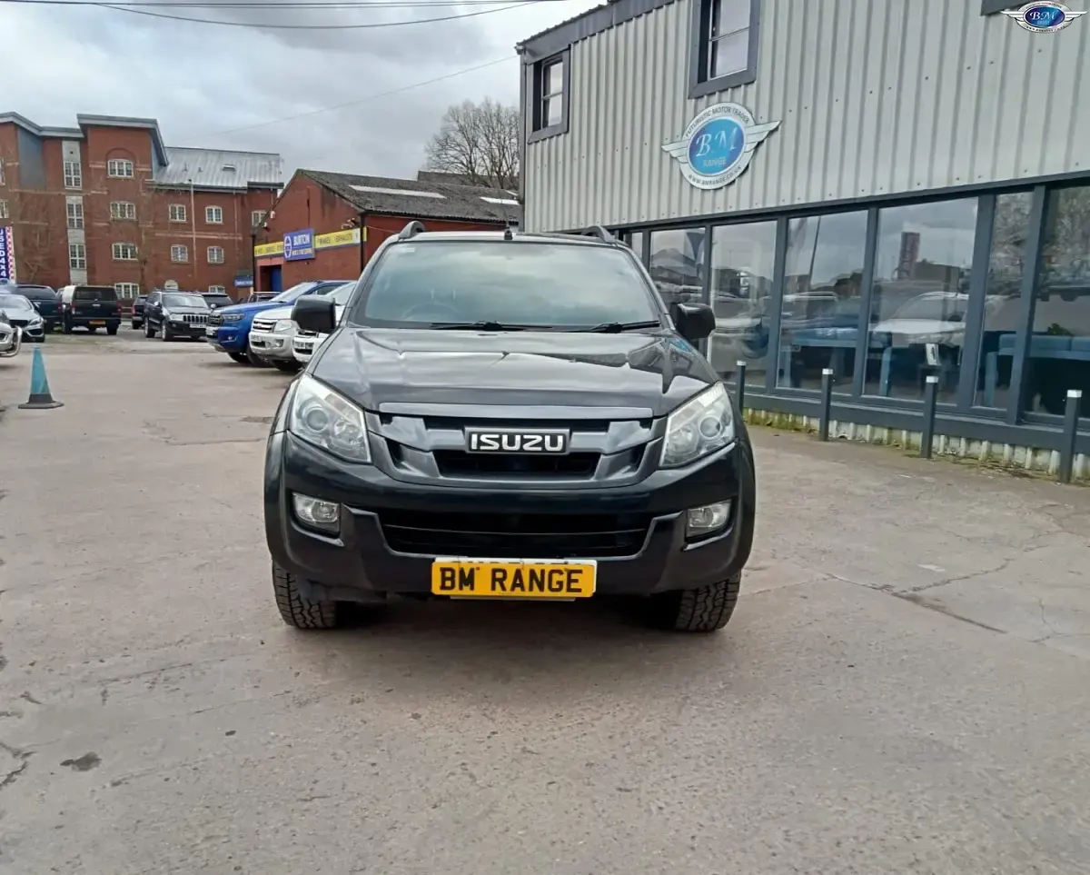 Second-hand Isuzu D-Max 2015 Negru Pickup