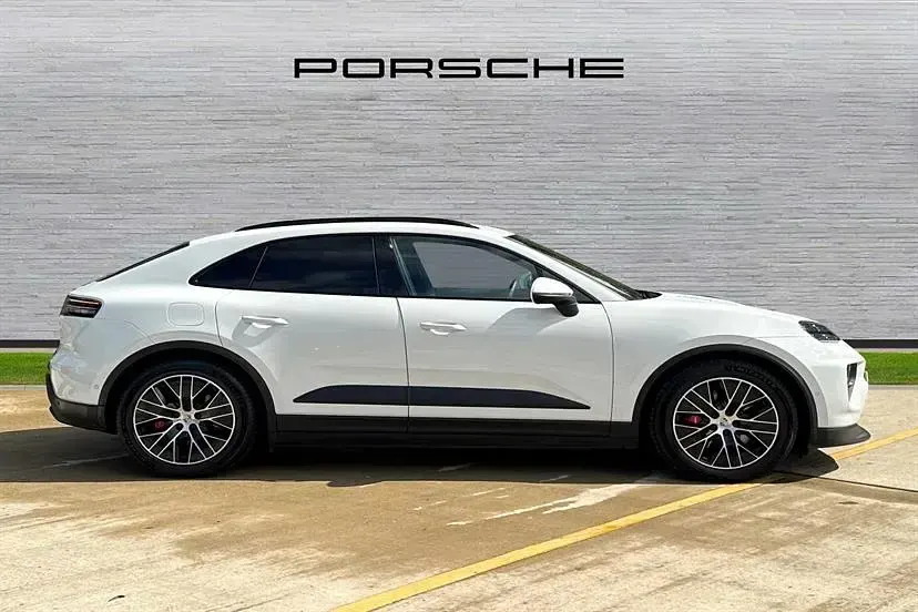 Begagnad Porsche Macan 380 kW (517 HK) 2025 Vit SUV