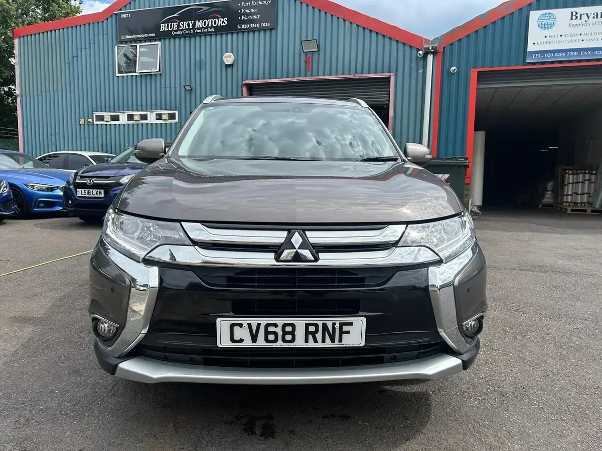Used Mitsubishi Outlander 147 HP (108 kW) 2018 Brown SUV
