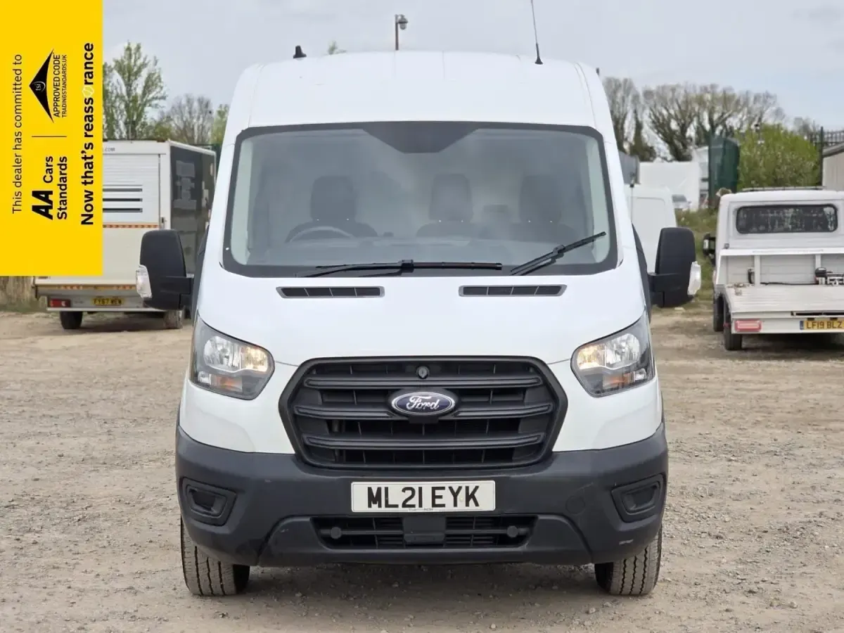 Begagnad Ford Transit S 130 HK (95 kW) 2021 Vit Van