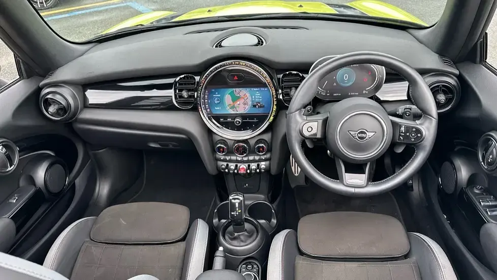 Used Mini Cooper S Sport 176 HP (129 kW) 2023 Yellow Hatchback