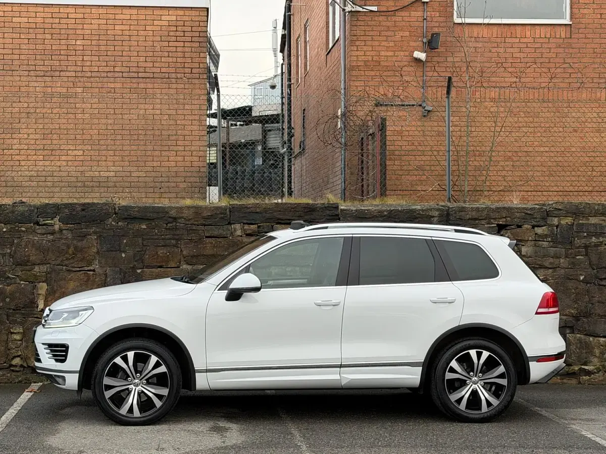 Używany VW Touareg R-line 262 KM (192 kW) 2015 Biały SUV