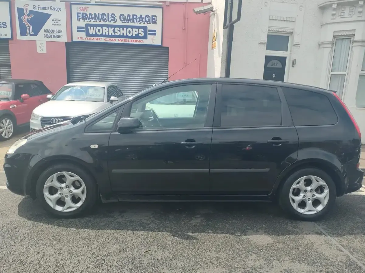 Begagnad Ford C-MAX Zetec 100 HK (73 kW) 2009 Svart Minibuss