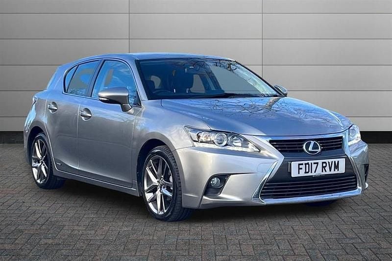 Used Lexus CT200h Executive Line 136 HP (100 kW) 2017 Silver Hatchback