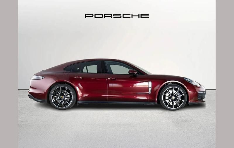 Used Porsche Panamera Platinum Edition 456 HP (335 kW) 2022 Red Hatchback