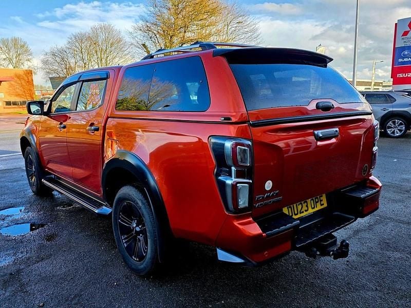 Used Isuzu D-Max 163 HP (119 kW) 2023 Orange Pickup
