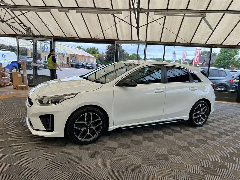 Used Kia Ceed GT-Line 134 HP (98 kW) 2020 White Hatchback