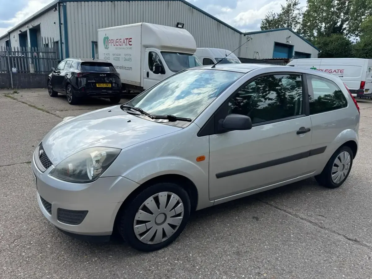 Used Ford Fiesta Style 75 HP (55 kW) 2007 Silver Hatchback