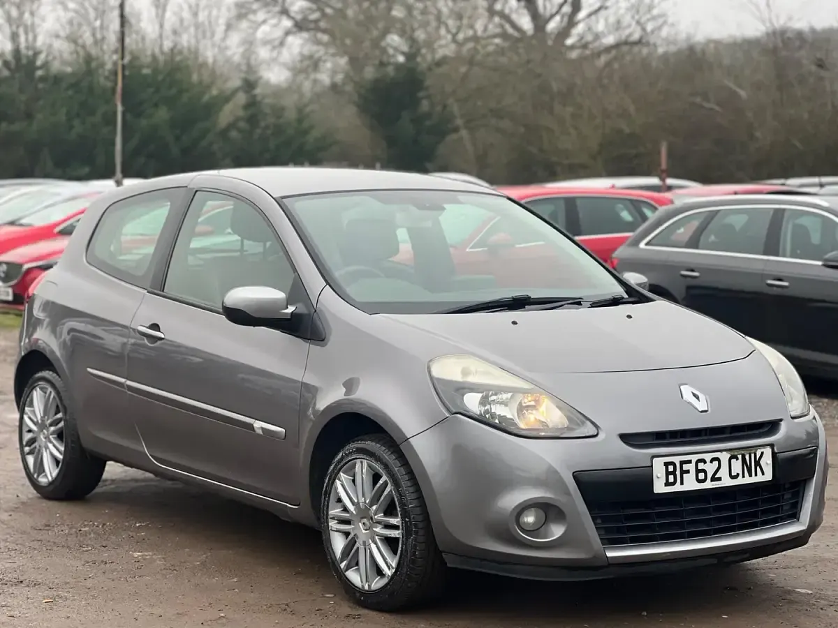 Used Renault Clio Dynamique 75 HP (55 kW) 2013 Grey Hatchback