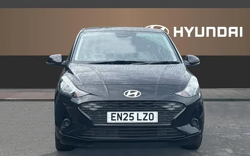 Used Hyundai i10 Advanced 63 HP (46 kW) 2025 Black Hatchback