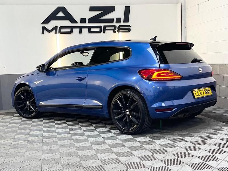 Begagnad VW Scirocco Black Edition 125 HK (91 kW) 2017 Blå Sportkupé