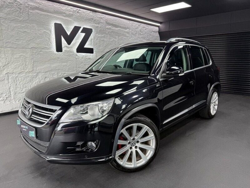 Black Used 2011 VW Tiguan R-line SUV | £8,495 (Expensive) - Image 1/3