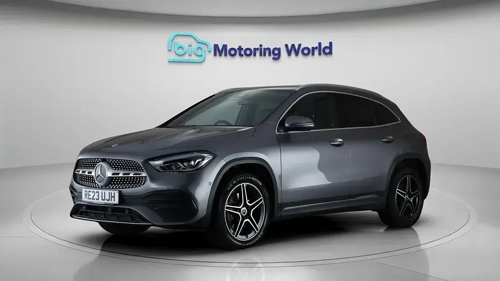 Usado Mercedes GLA250 Executive 218 HP (160 kW) 2023 Cinzento SUV