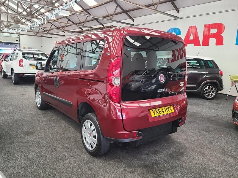 Used Fiat Doblò 95 HP (69 kW) 2015 Red MPV