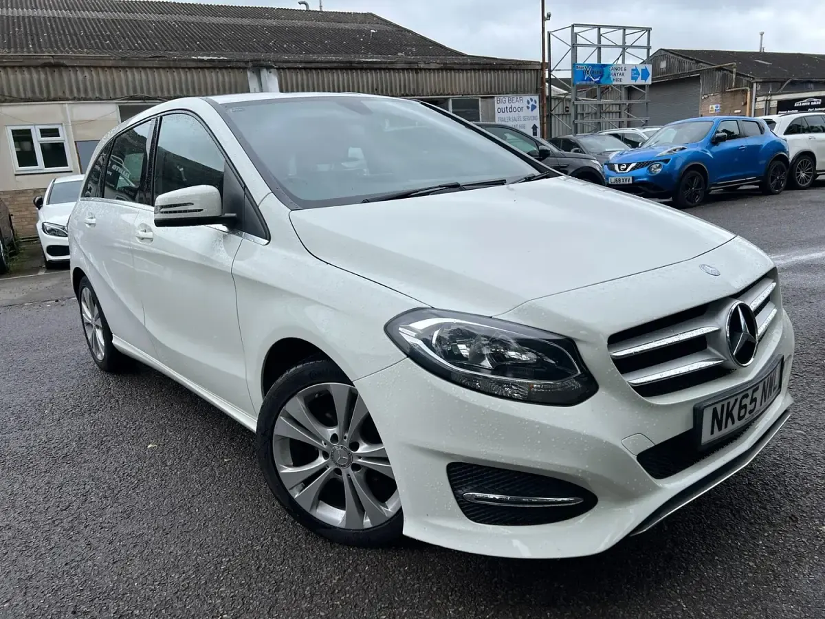 Used Mercedes B180 109 HP (80 kW) 2015 White MPV