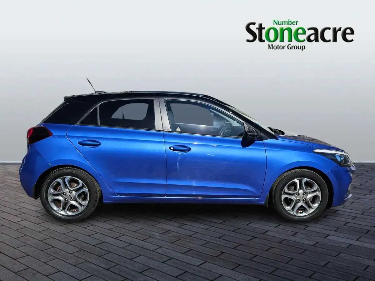 Used Hyundai i20 84 HP (61 kW) 2020 Blue Hatchback