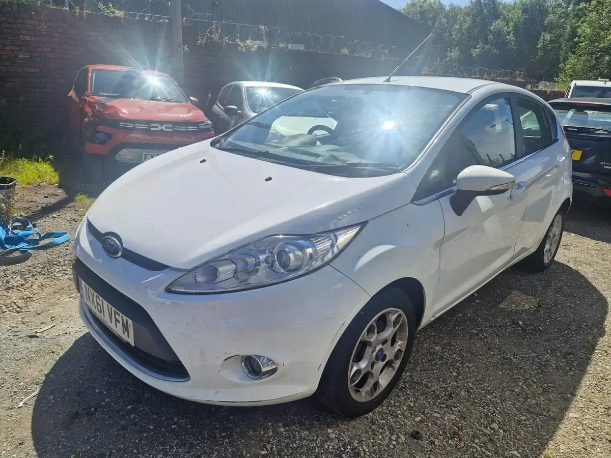 Used Ford Fiesta Zetec 82 HP (60 kW) 2011 White Hatchback