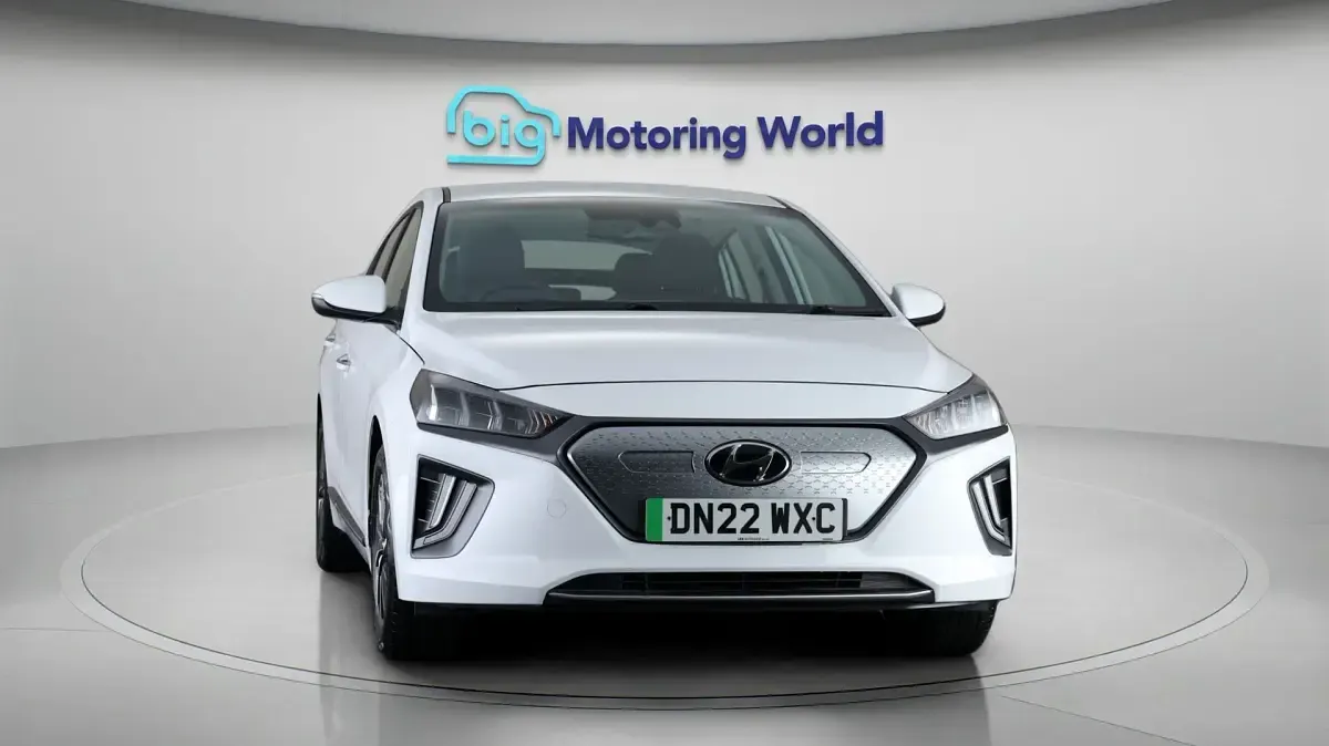 Used Hyundai Ioniq Premium 100 kW (136 HP) 2022 White Hatchback