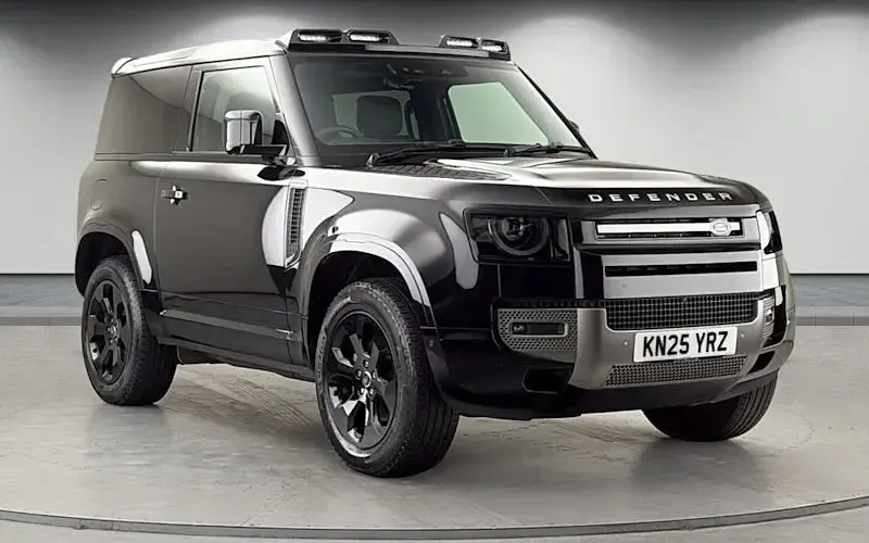 Używany Land Rover Defender HSE Dynamic 250 KM (183 kW) 2025 SUV