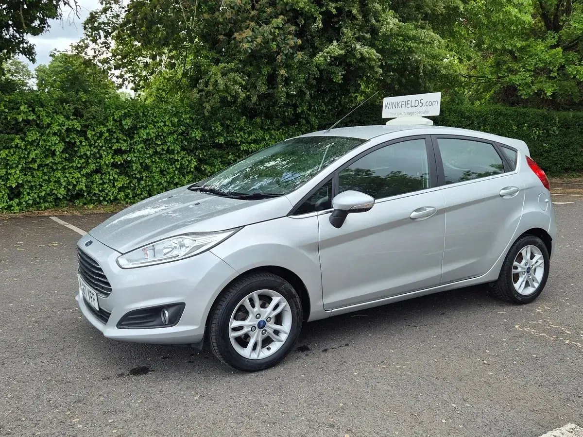 Used Ford Fiesta Zetec 82 HP (60 kW) 2017 Silver Hatchback