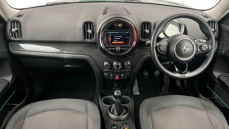 Used Mini Cooper Countryman Classic 134 HP (98 kW) 2019 Green SUV