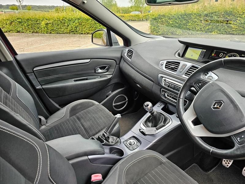 Używany Renault Scénic III Bose Edition 2013 Czerwony Minivan