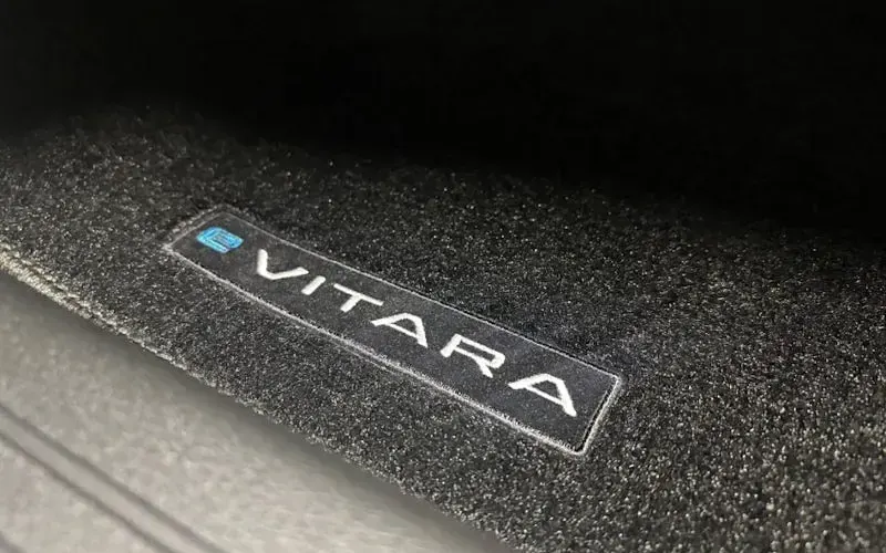 Used Suzuki e-Vitara 127 kW (174 HP) 2025 White SUV