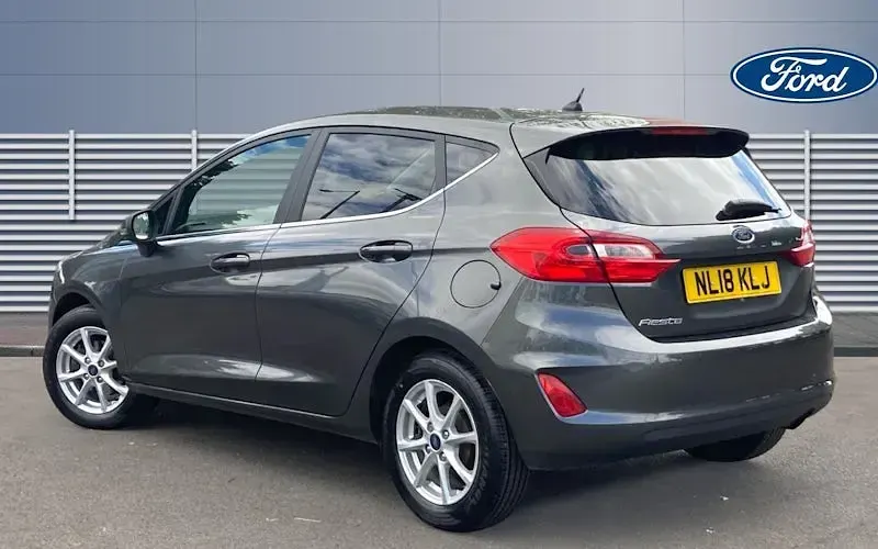 Used Ford Fiesta Zetec 86 HP (63 kW) 2018 Grey Hatchback