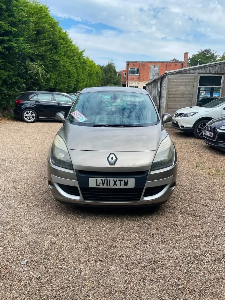 Used Renault Scénic III Dynamique 2011 Beige MPV