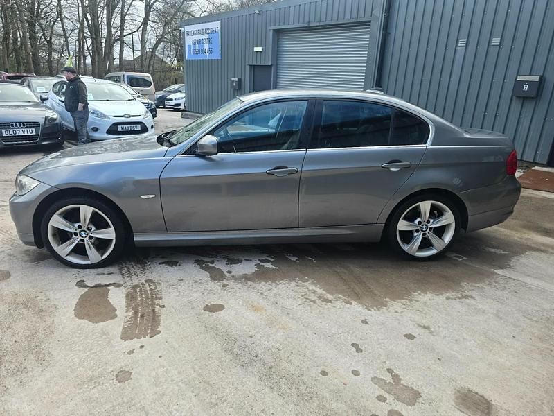 Begagnad BMW 318 Exclusive 2011 Grå Sedan