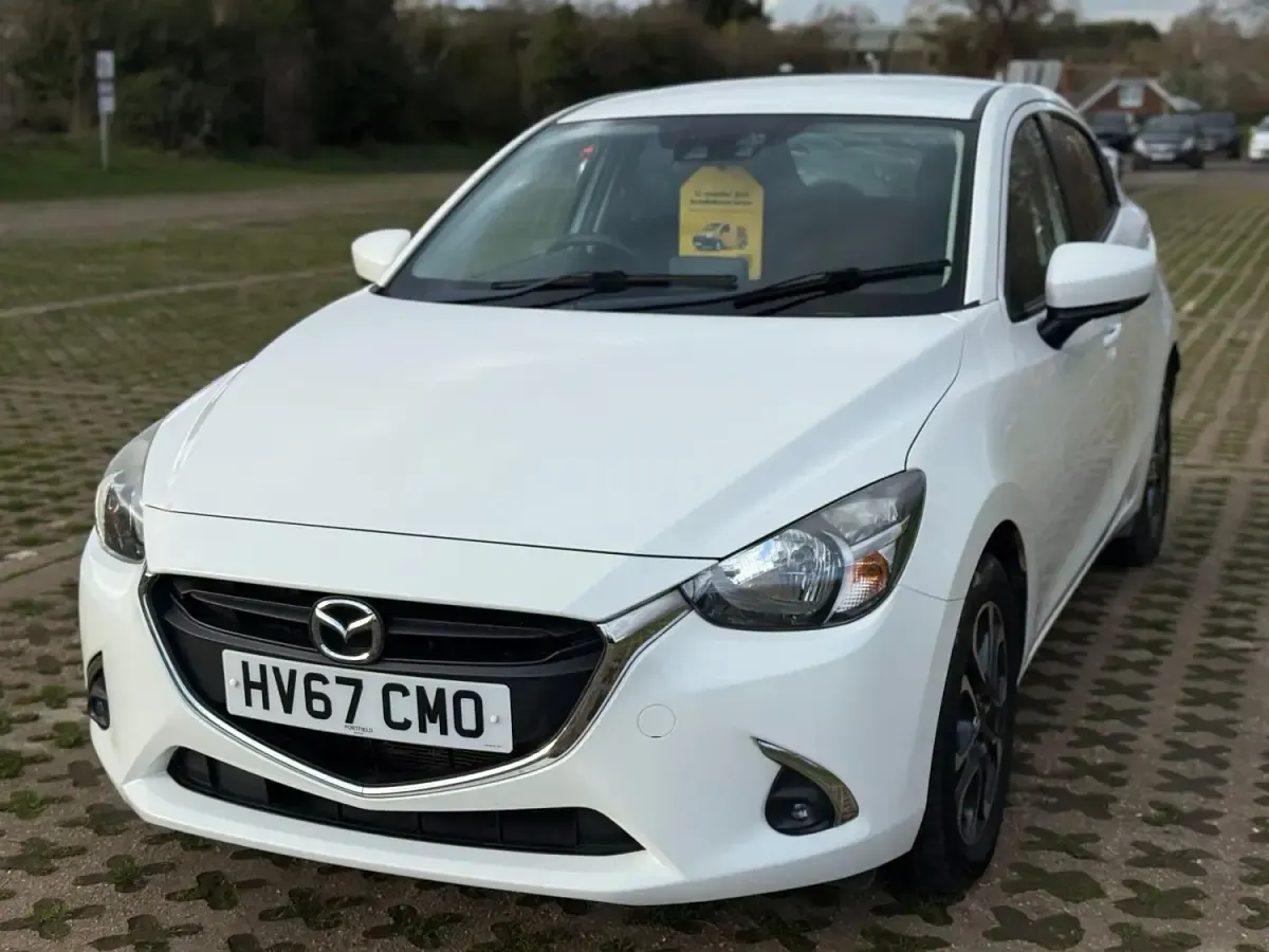Usado Mazda 2 Edition 90 HP (66 kW) 2017 Branco Citadino