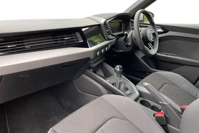 Novo Audi A1 S-Line 116 HP (85 kW) 2026 Prateado SUV