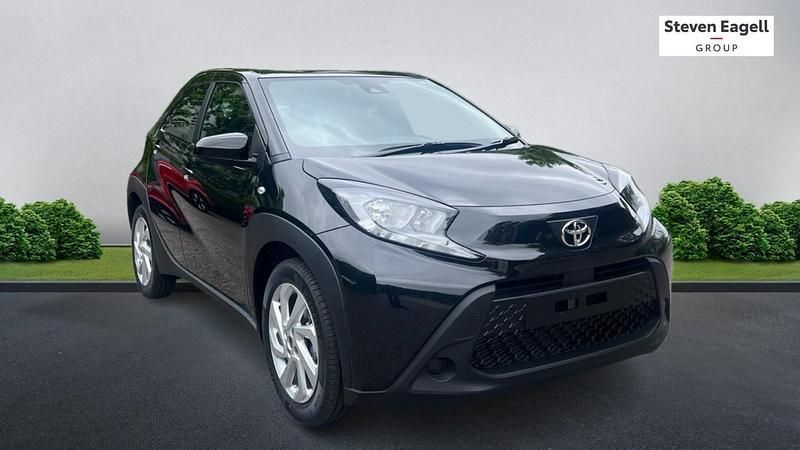 Black New 2025 Toyota Aygo PURE Hatchback | £14,337 (Good price) - Image 1/4