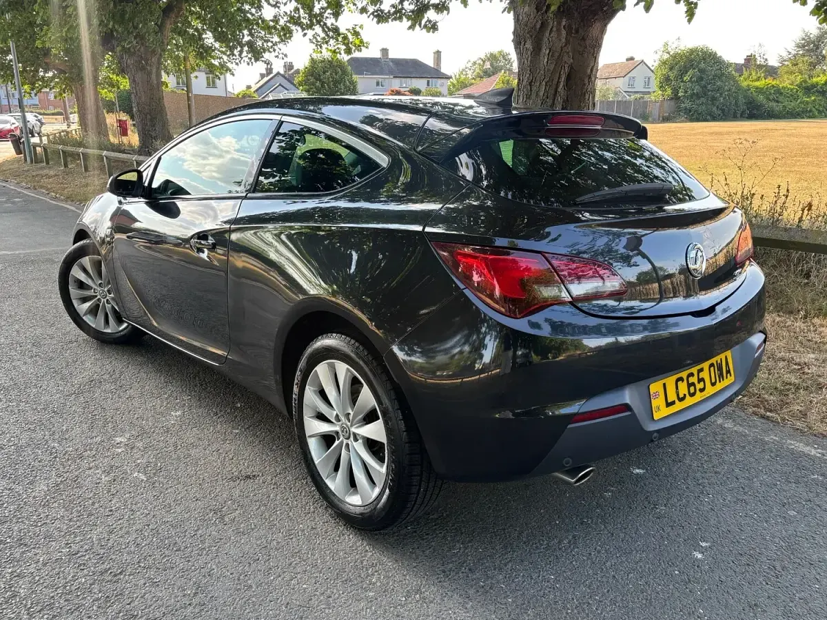 Used Vauxhall Astra GTC SRi 2015 Black Hatchback
