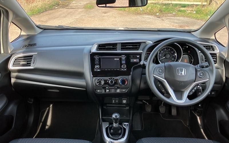 Used Honda Jazz S 102 HP (75 kW) 2020 Hatchback