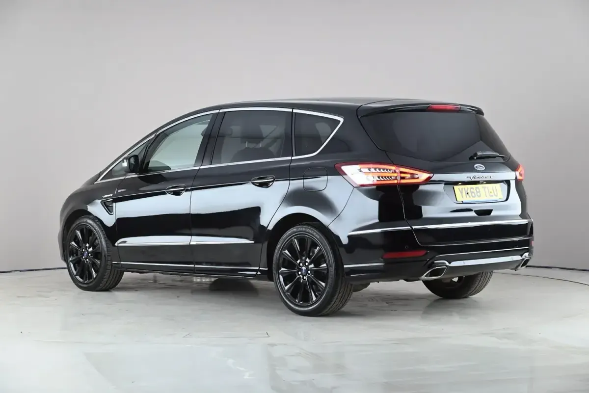 Usado Ford S-MAX Vignale 150 HP (110 kW) 2019 Preto Monovolume