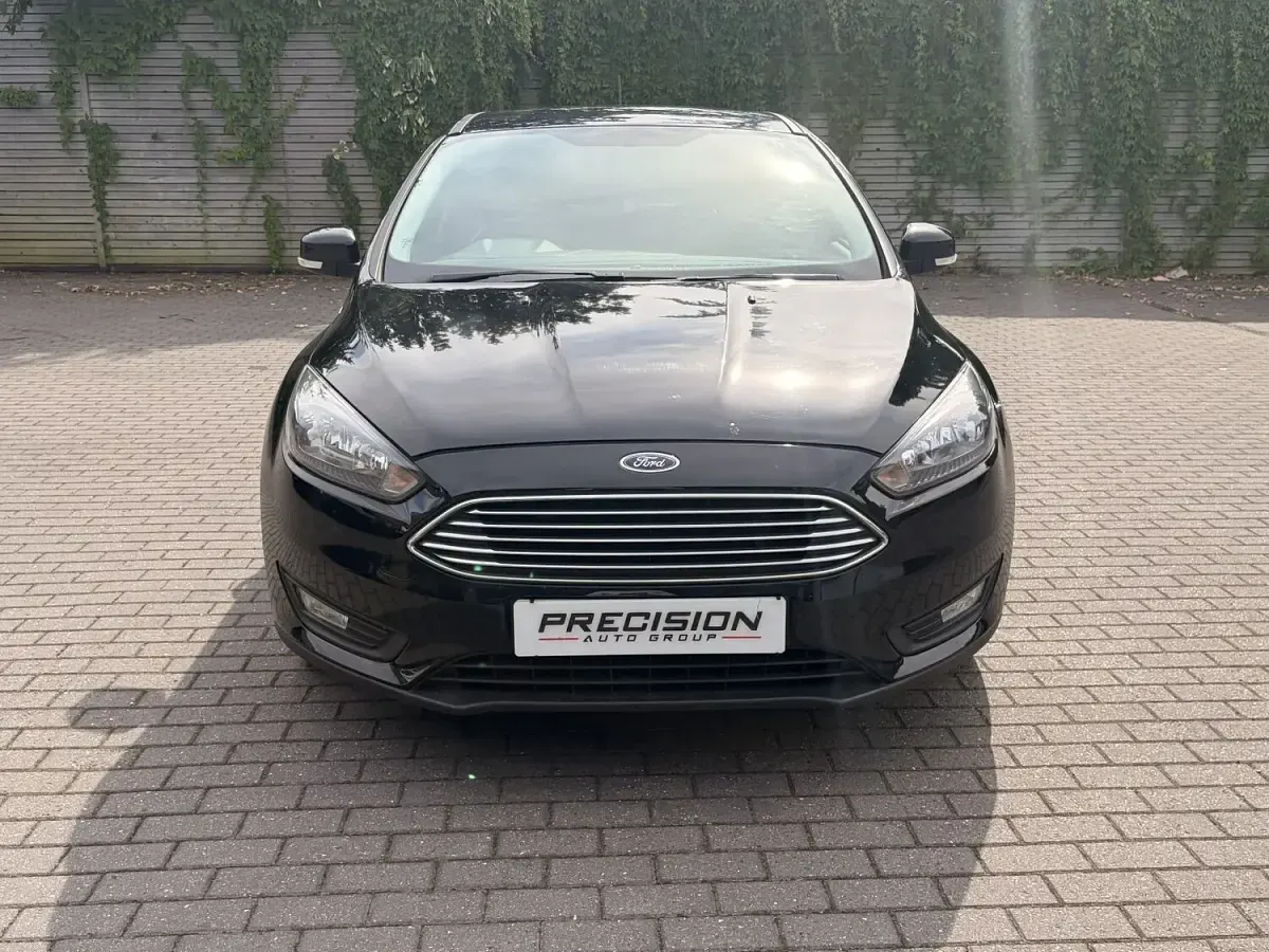 Used Ford Focus Zetec 120 HP (88 kW) 2017 Black Hatchback