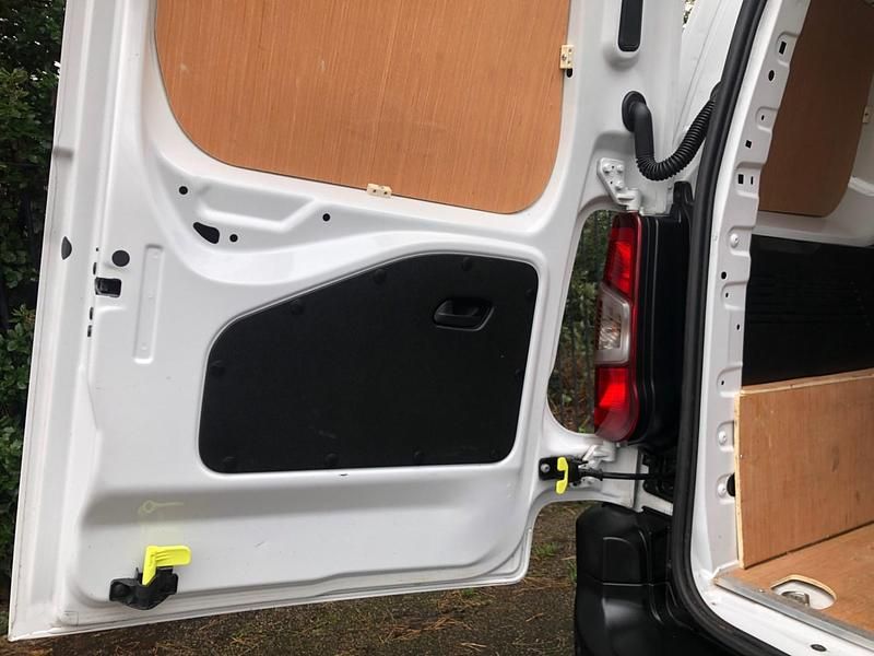 Used Peugeot Partner Premium 2023 White MPV