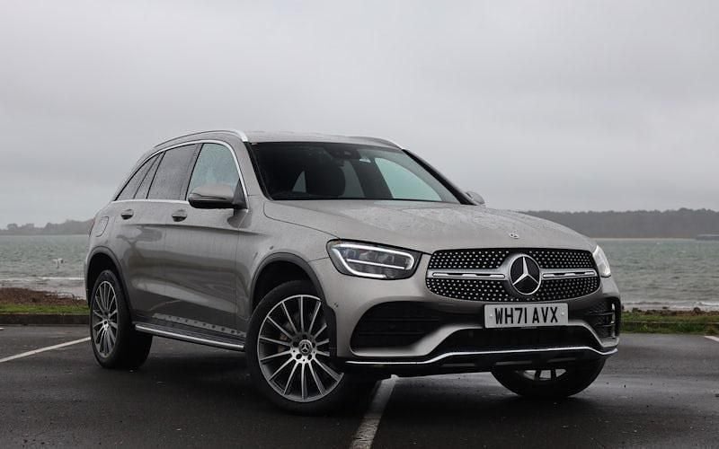 Usado Mercedes GLC300e AMG Line Premium 306 CV (225 kW) 2022 Familiar