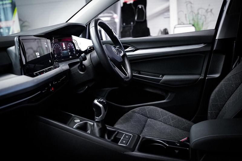 Used VW Golf VII Life 150 HP (110 kW) 2021 Blue Hatchback