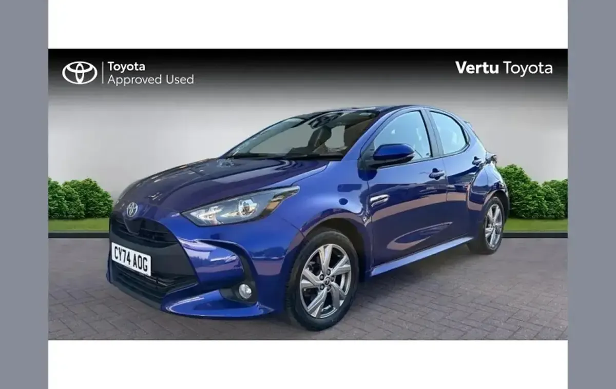 Used Toyota Yaris 116 HP (85 kW) 2024 Blue Hatchback