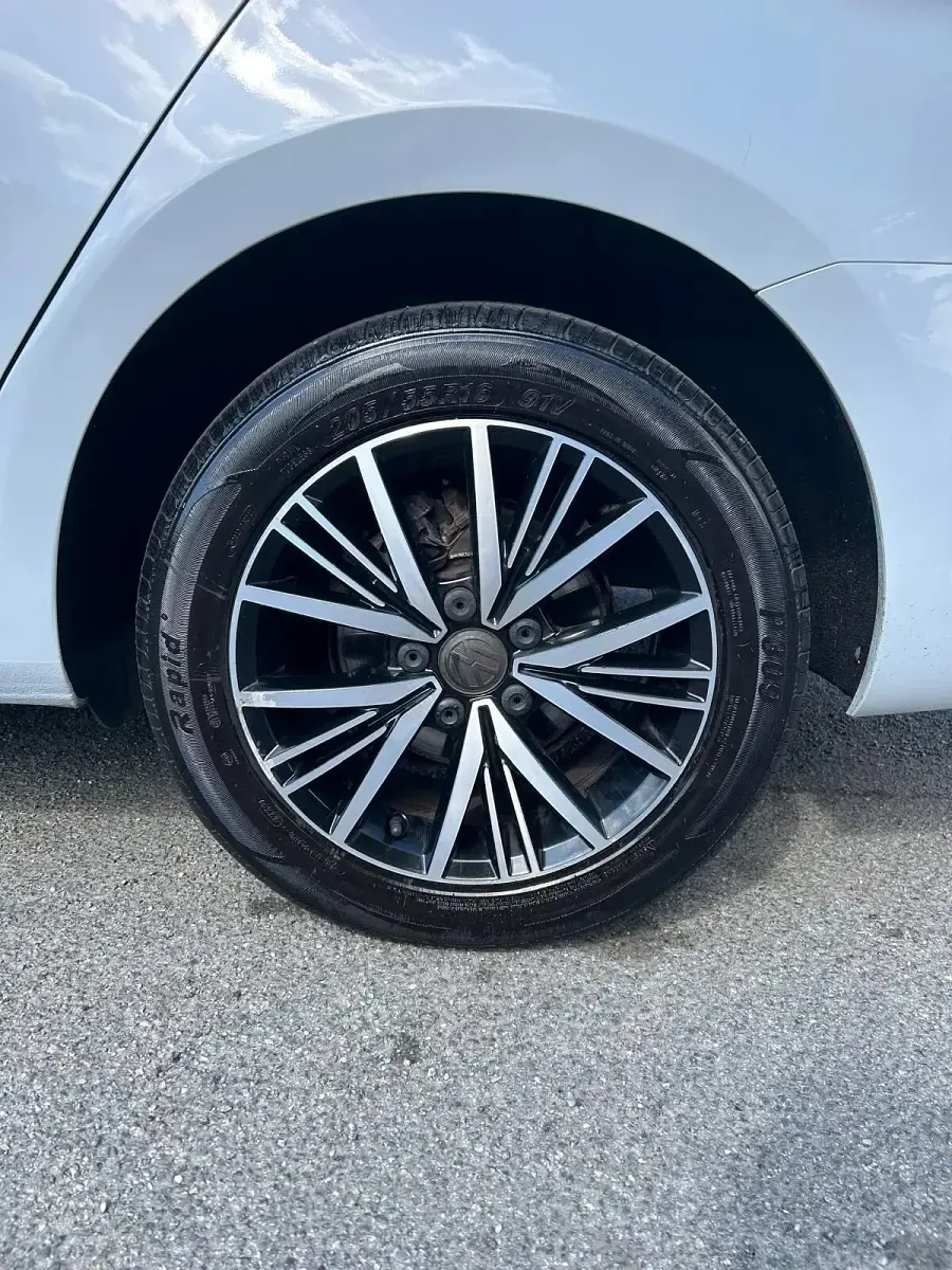 Used VW Golf VII SE 113 HP (83 kW) 2017 Silver Estate