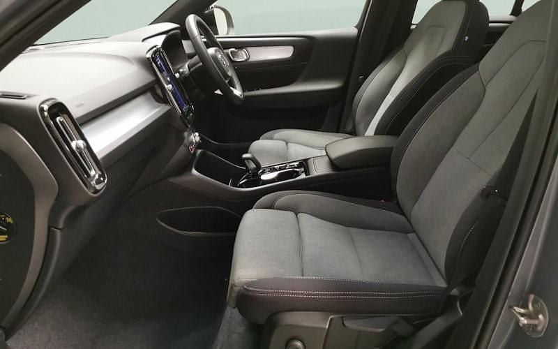 Used Volvo XC40 Plus 163 HP (119 kW) 2025 SUV