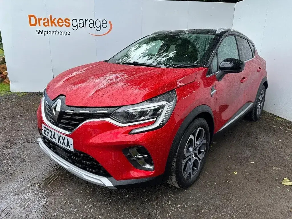 Used Renault Captur Techno 143 HP (105 kW) 2024 Red/black SUV