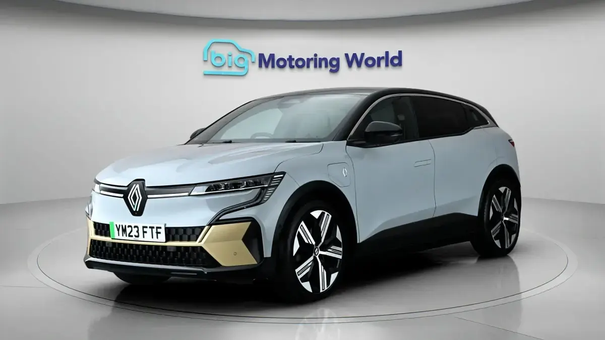 Used Renault Megane E-Tech Iconic 161 kW (220 HP) 2023 Grey/black Hatchback