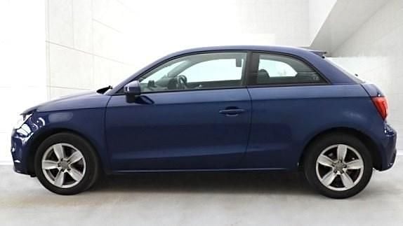 Usado Audi A1 Design 116 HP (85 kW) 2017 Azul Citadino