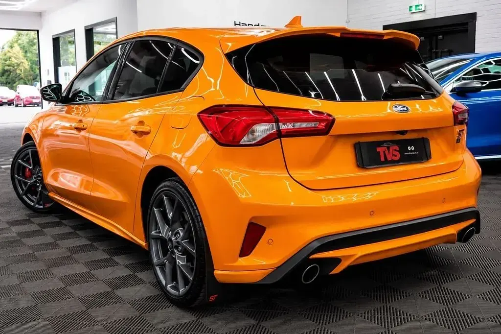 Used Ford Focus ST 280 HP (205 kW) 2020 Orange Hatchback