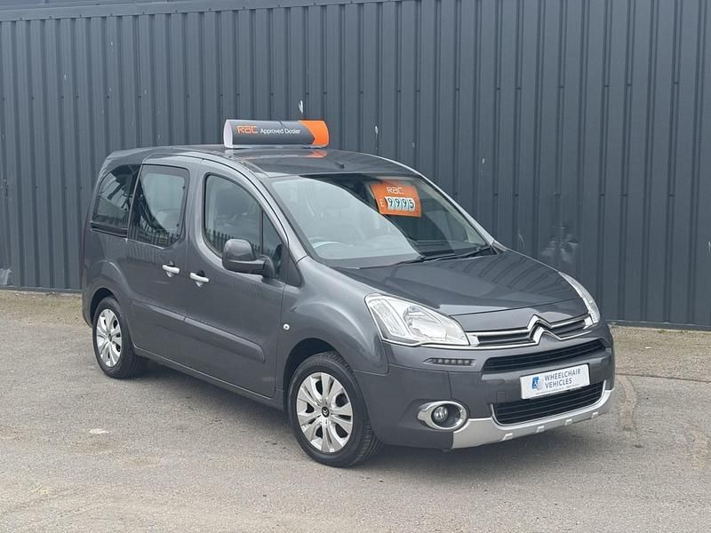 Used Citroën Berlingo 90 HP (66 kW) 2015 Grey MPV