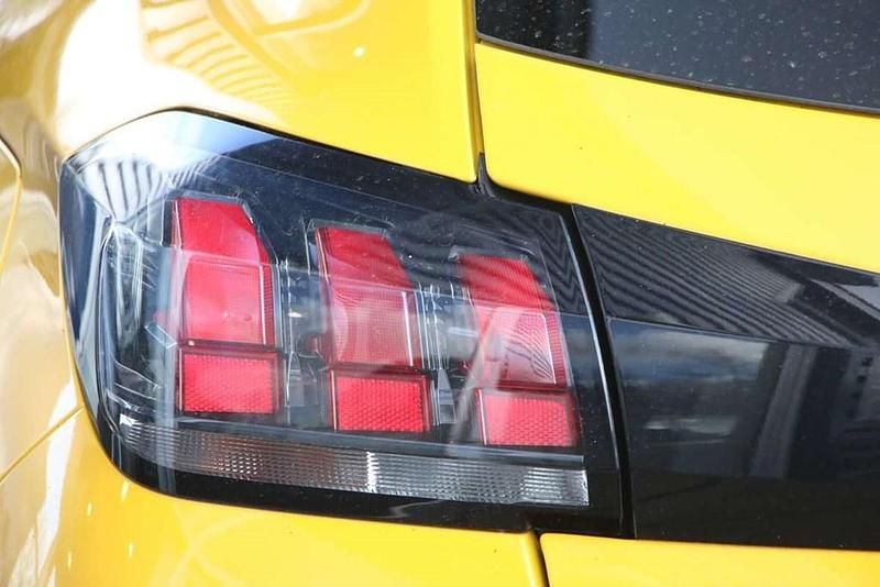 Second-hand Peugeot 208 Active+ 74 CP (54 kW) 2023 Galben Hatchback